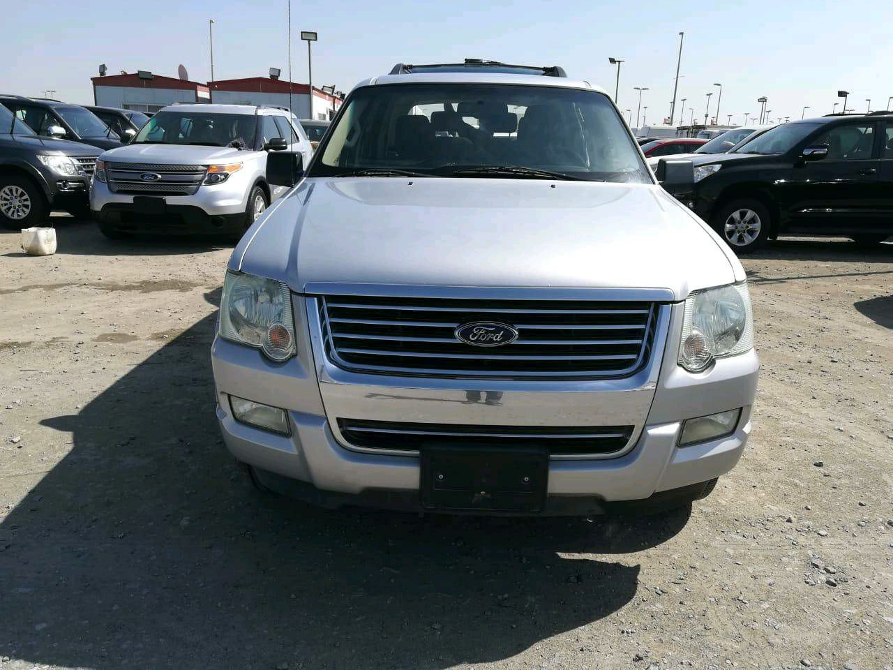Ford Explorer - Image 4