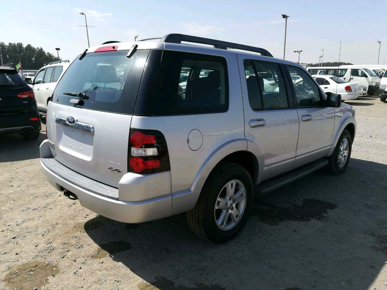 Ford Explorer - Image 3