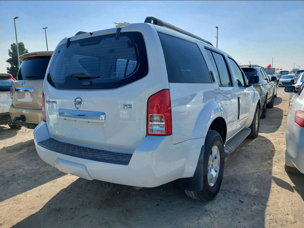 Nissan Pathfinder - Image 3