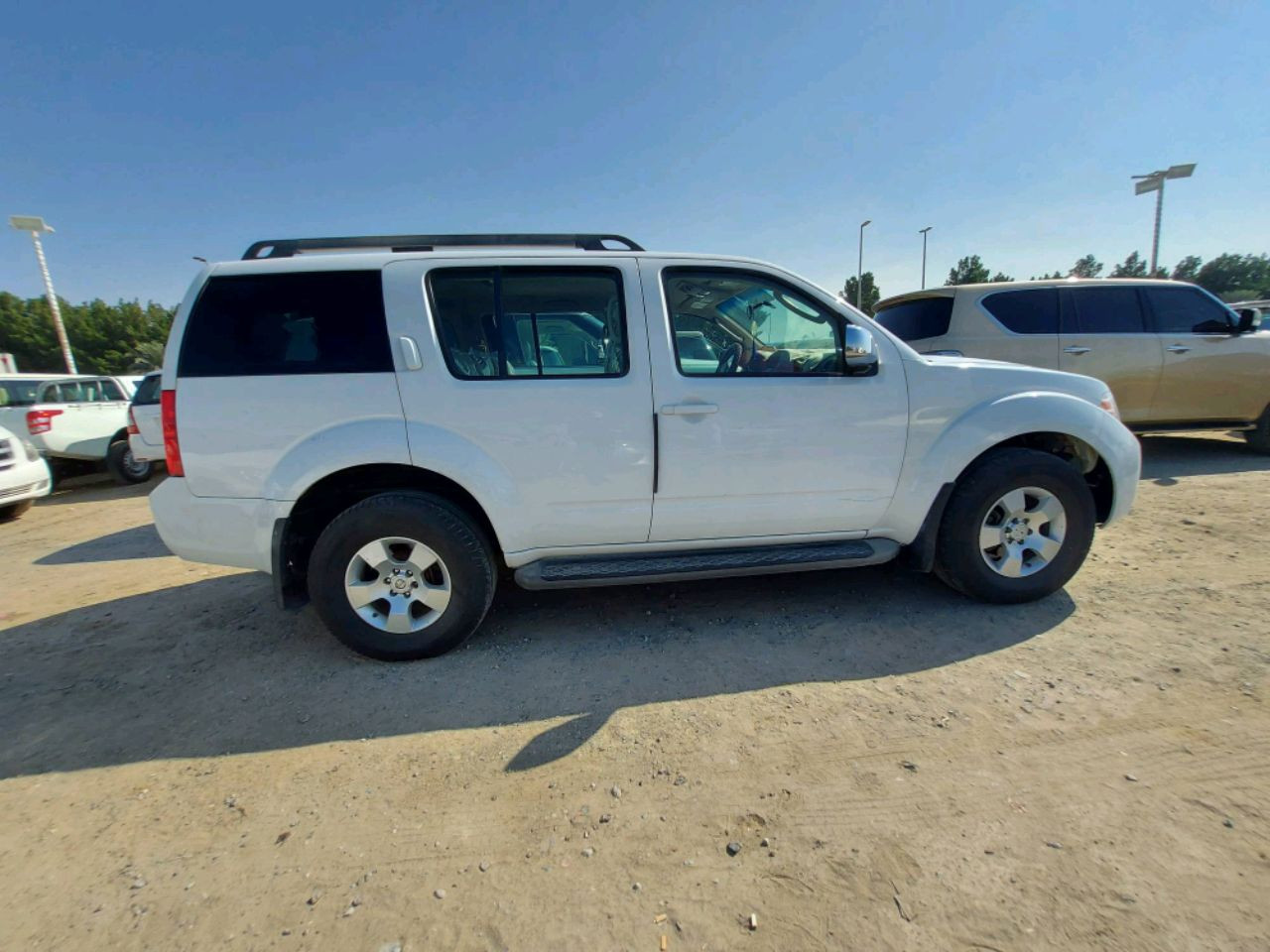 Nissan Pathfinder - Image 5