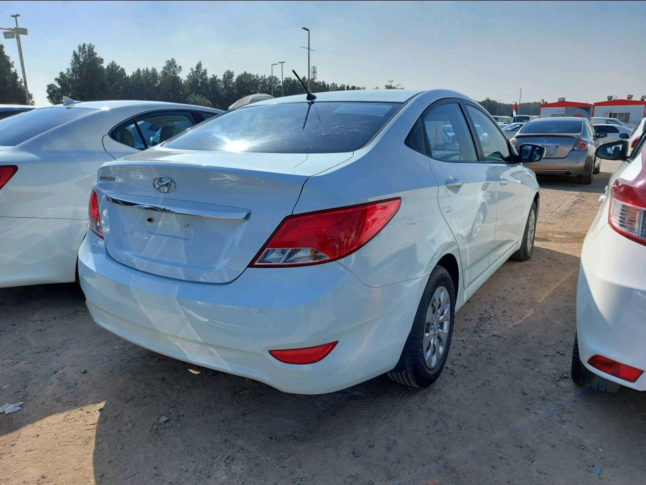 Hyundai Accent - Image 5