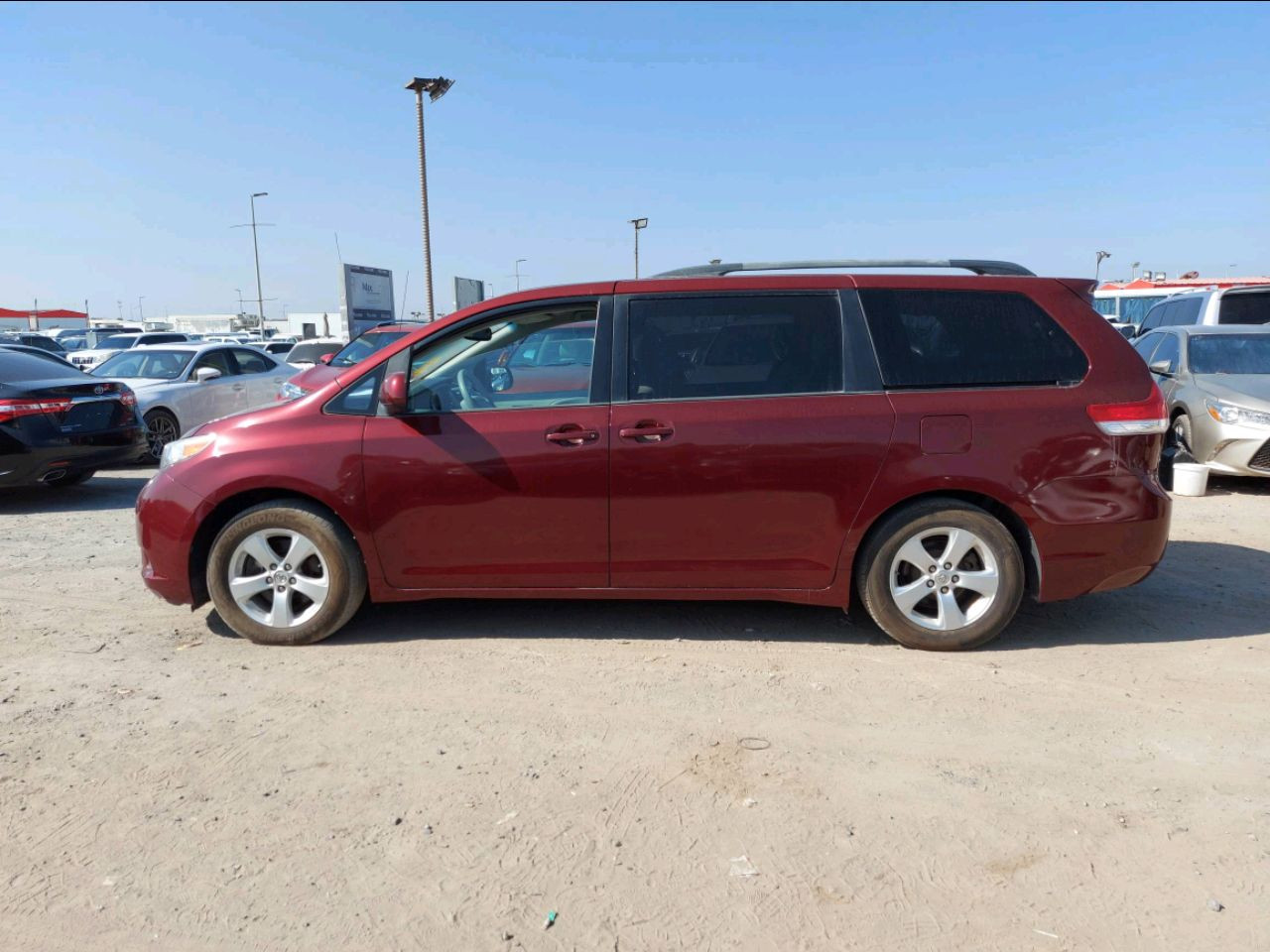 Toyota Sienna - Image 5