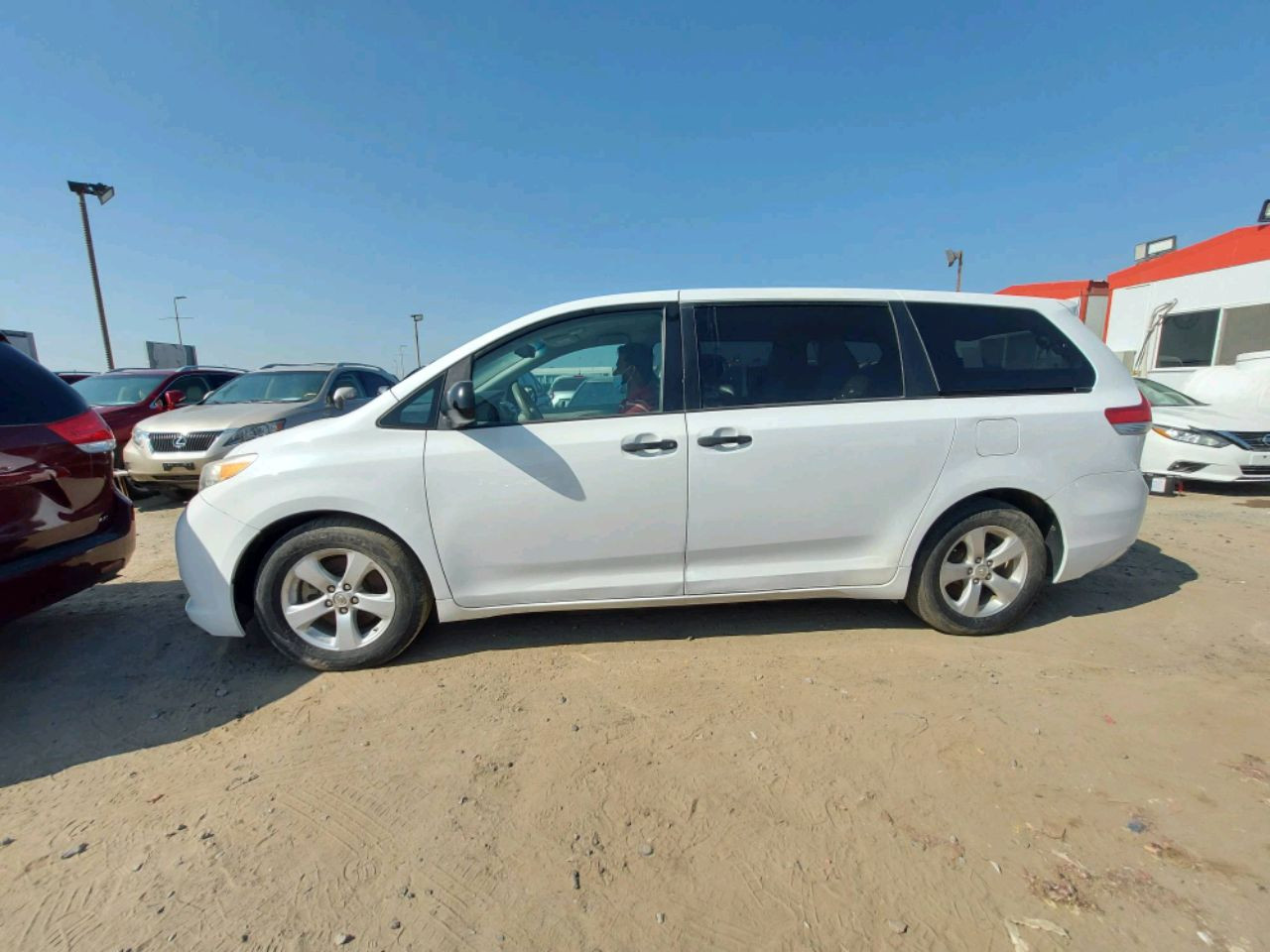 Toyota Sienna - Image 5