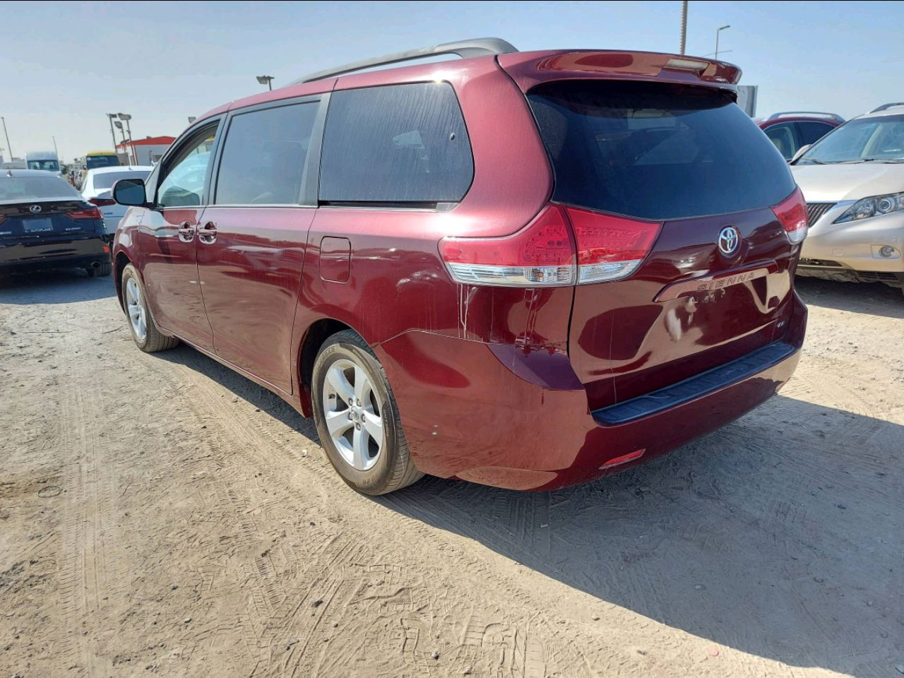 Toyota Sienna - Image 4
