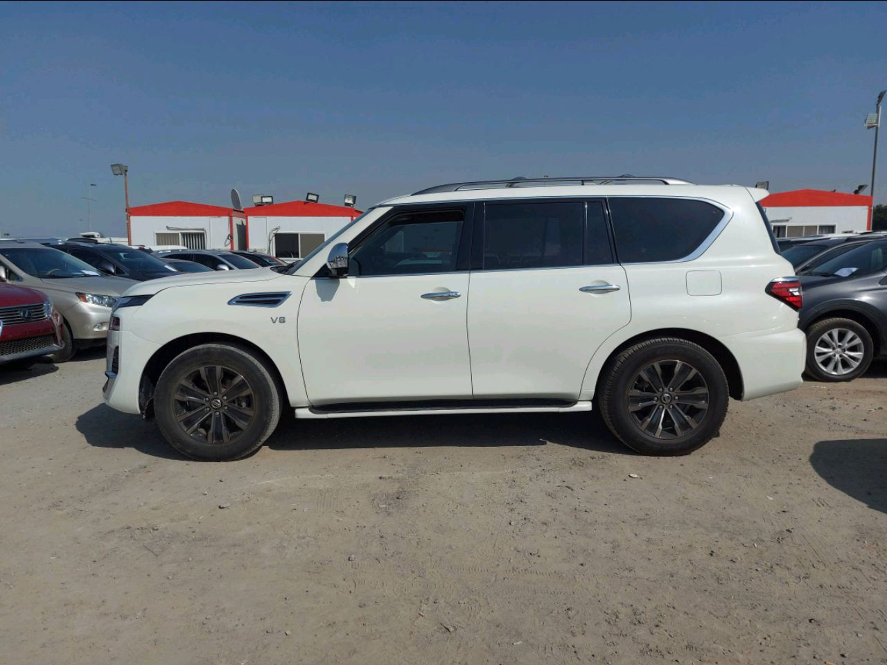 Nissan Armada - Image 4