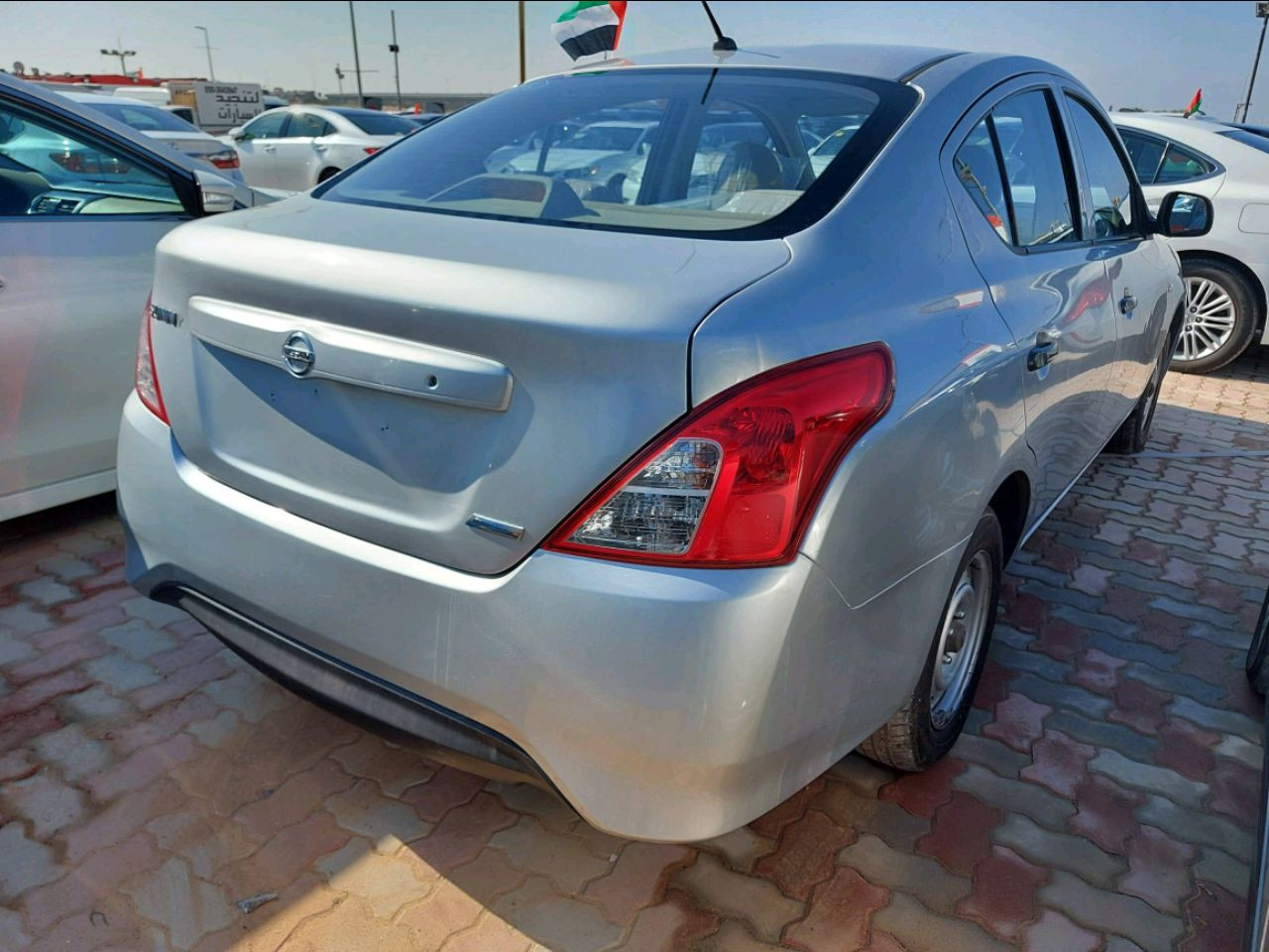 Nissan Sunny - Image 4