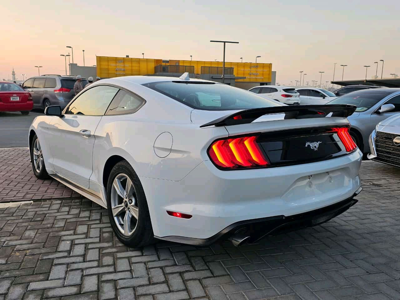 Ford Mustang - Image 5