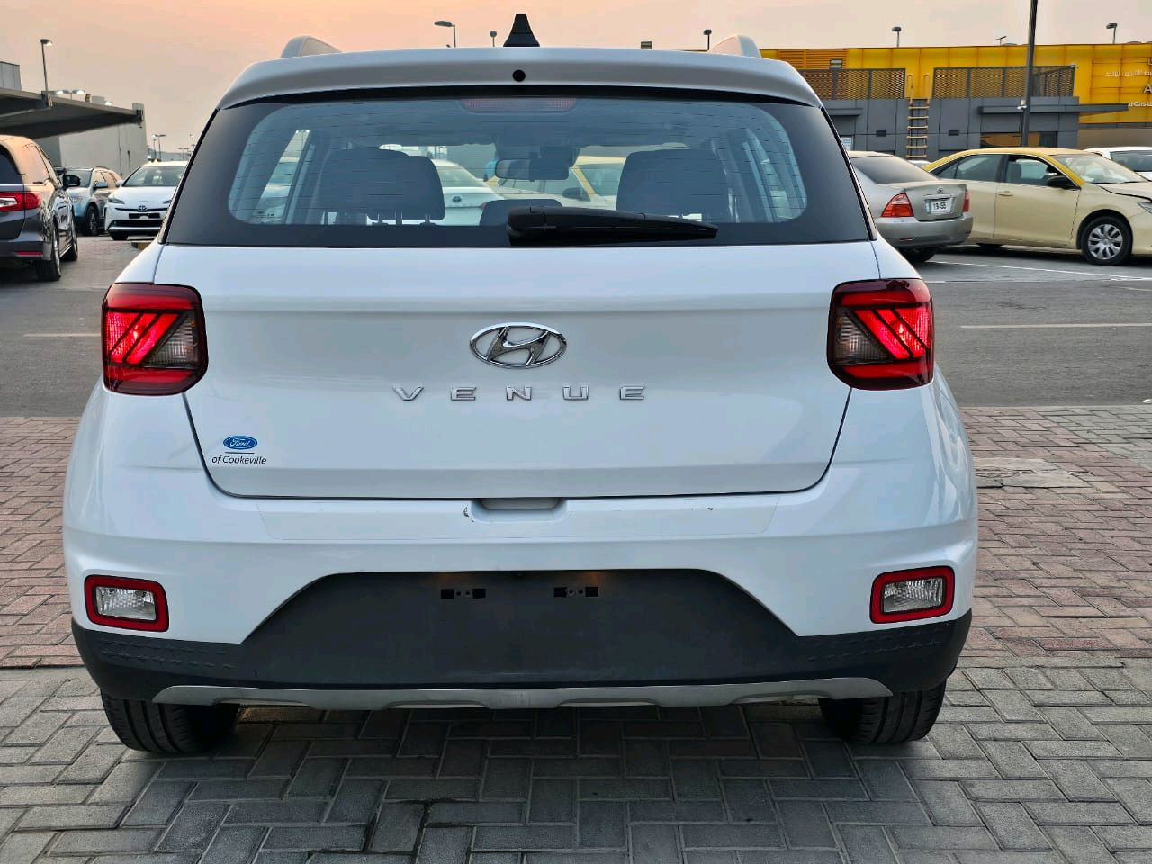 Hyundai VENUE - Image 3