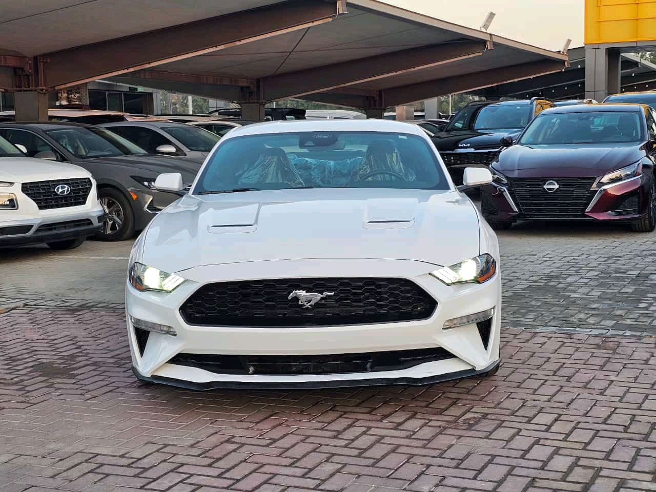 Ford Mustang - Image 4