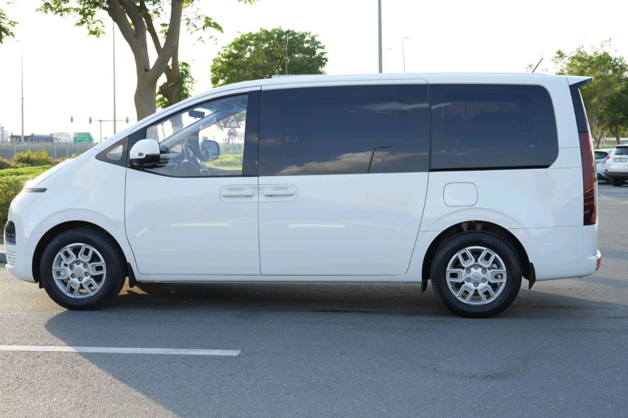 Hyundai STARIA - Image 6