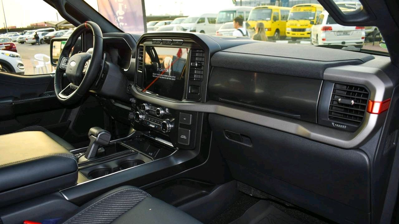 Ford Raptor - Image 5