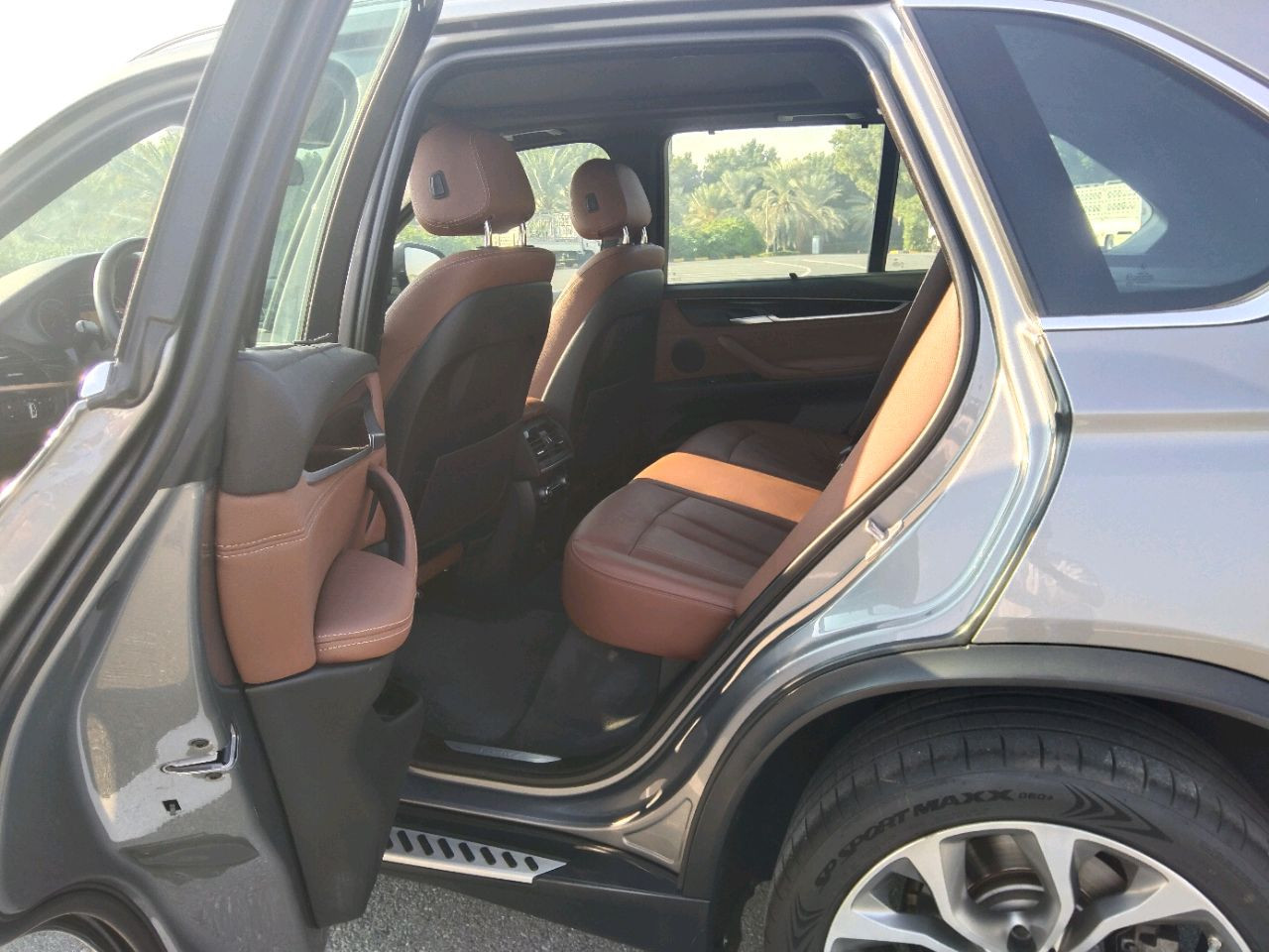 BMW 5-Series - Image 10