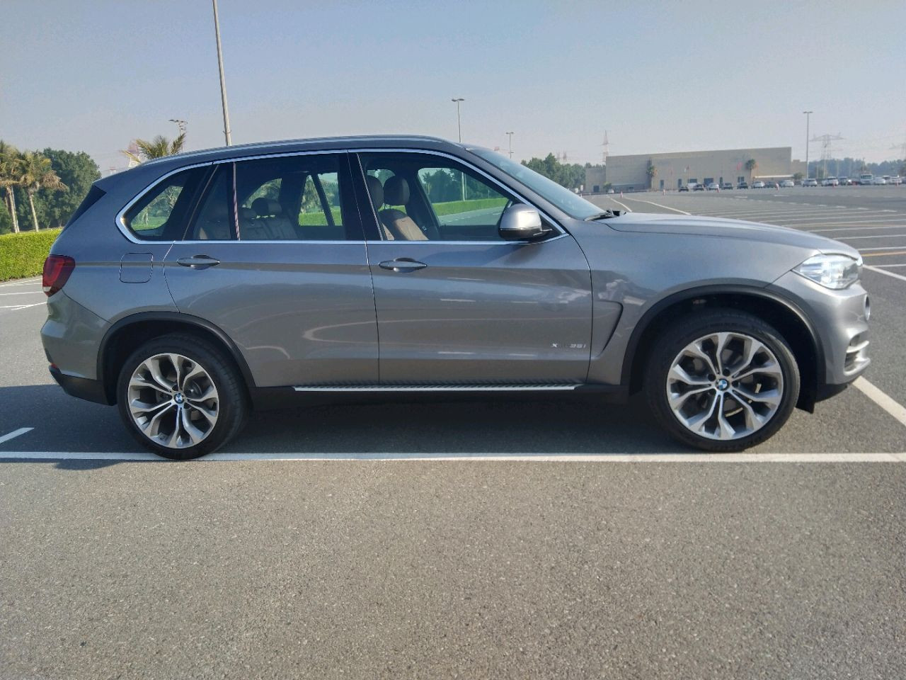 BMW 5-Series - Image 5