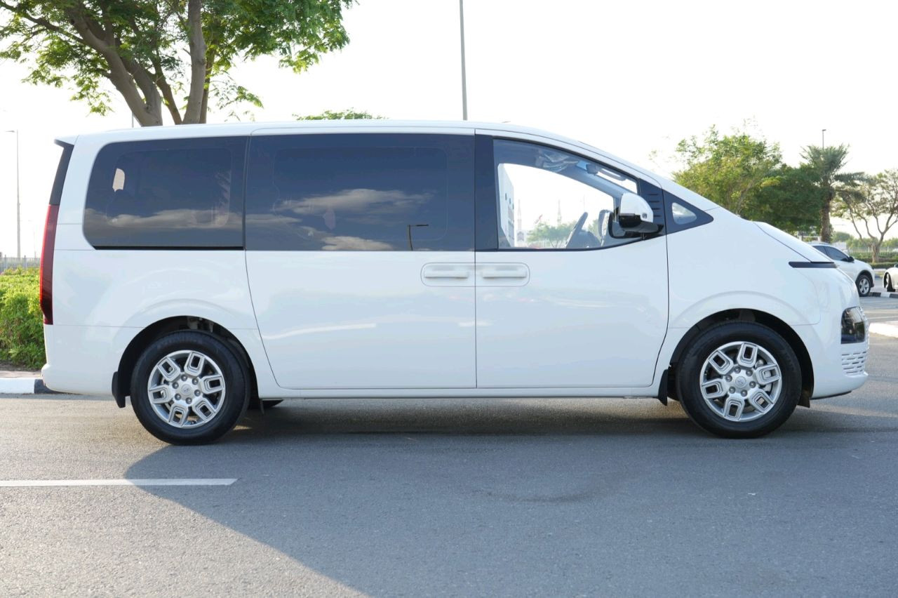 Hyundai STARIA - Image 8