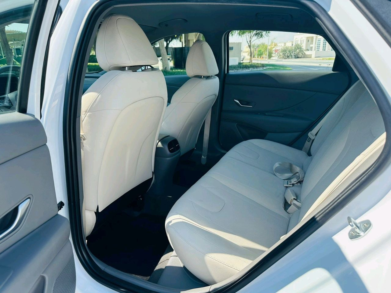 Hyundai Elantra - Image 8