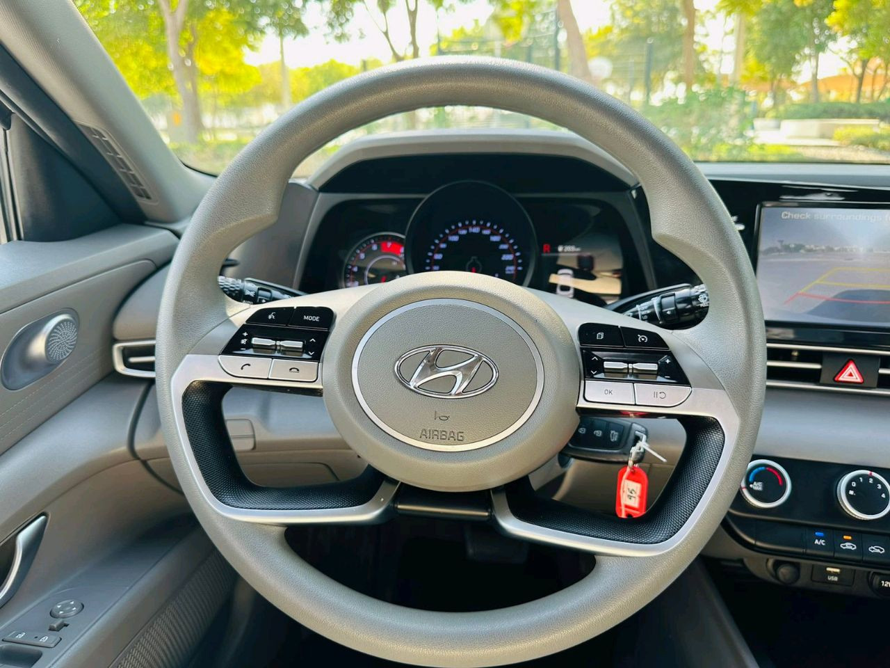 Hyundai Elantra - Image 11