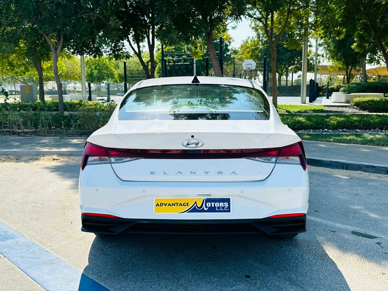 Hyundai Elantra - Image 12