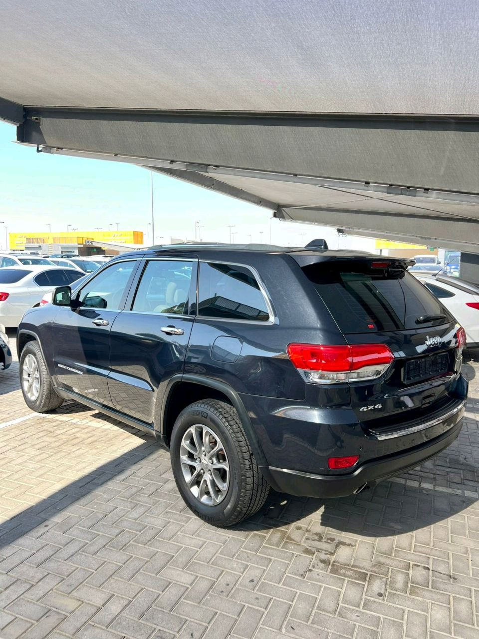 Jeep Cherokee - Image 10