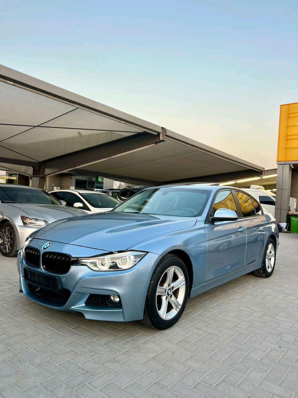BMW 3-Series - Image 7