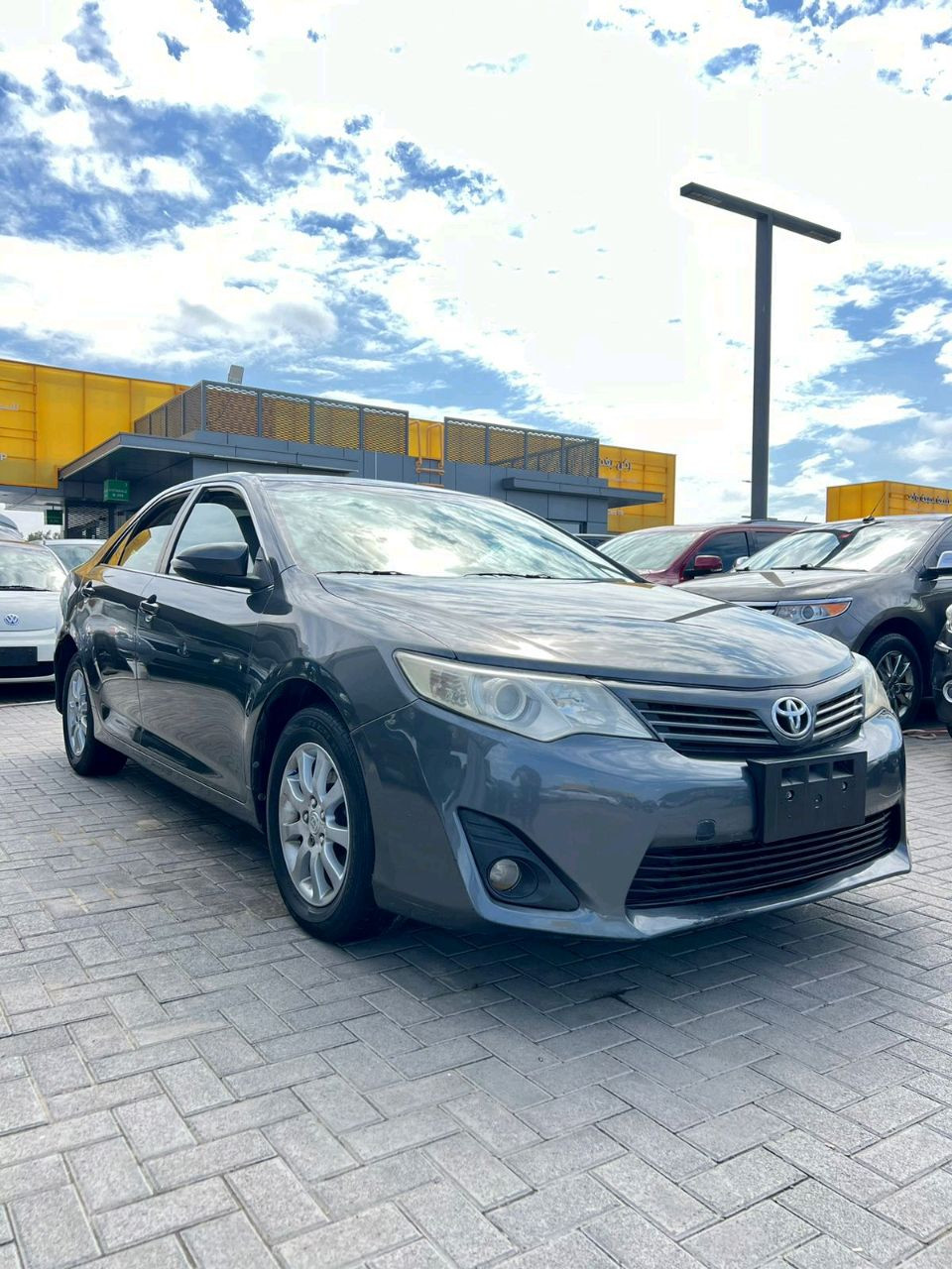 Toyota Camry - Image 11