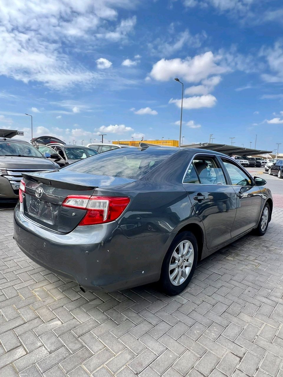 Toyota Camry - Image 10
