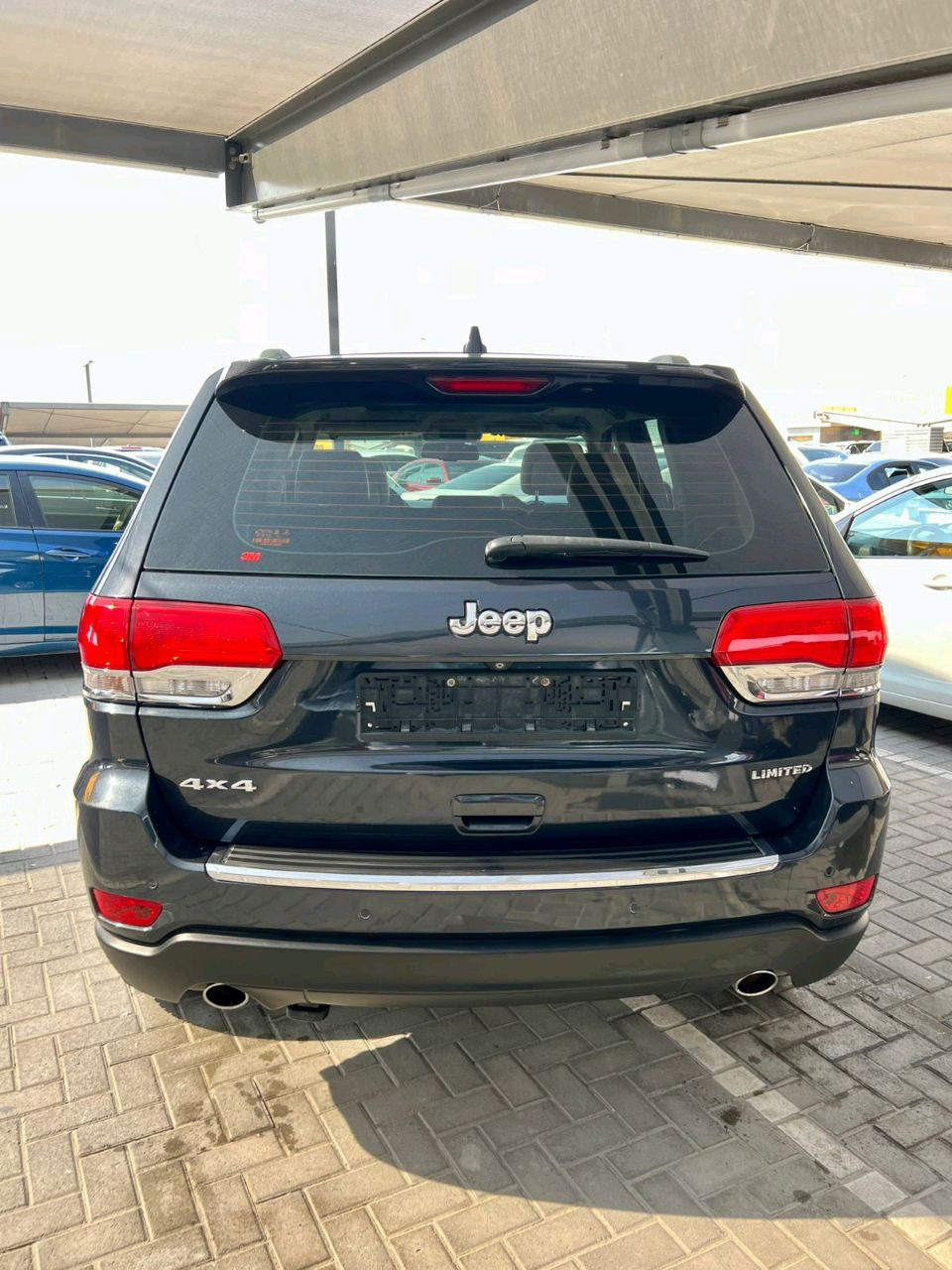 Jeep Cherokee - Image 12