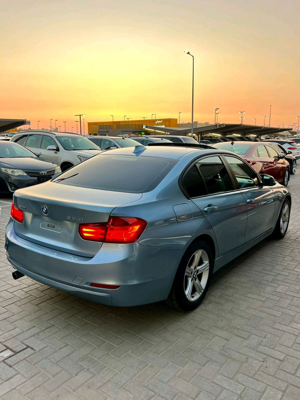 BMW 3-Series - Image 12
