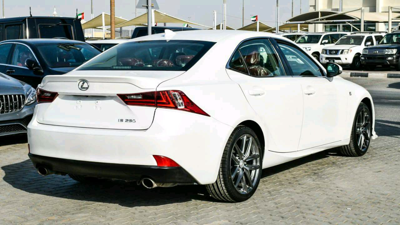 Lexus IS-Series - Image 3