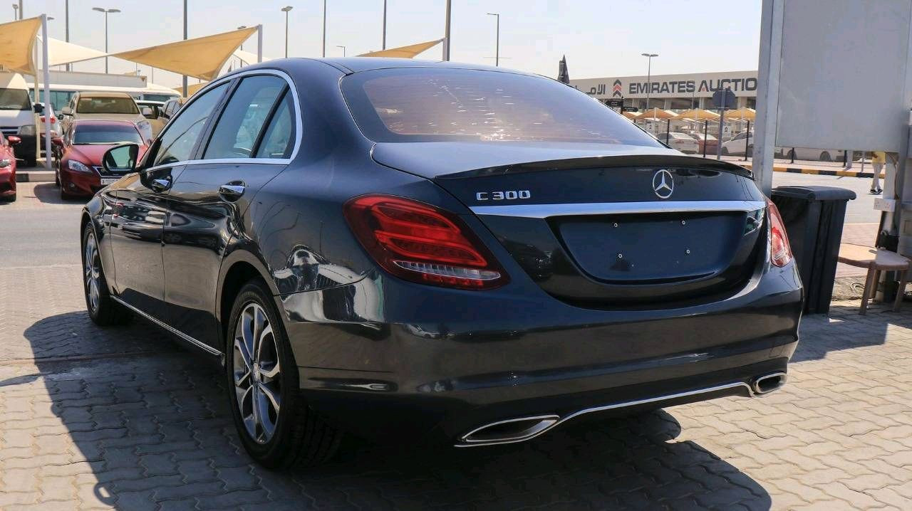 Mercedes Benz C-Class - Image 4