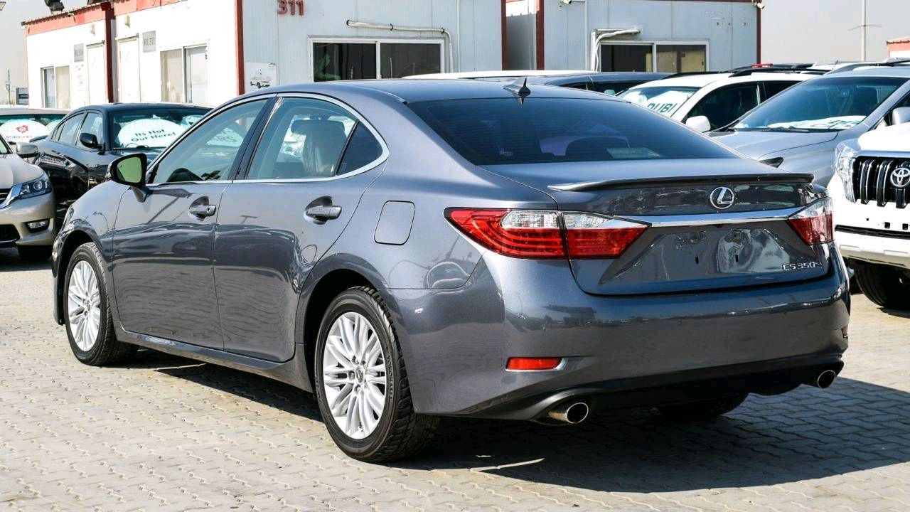 Lexus ES-Series - Image 3