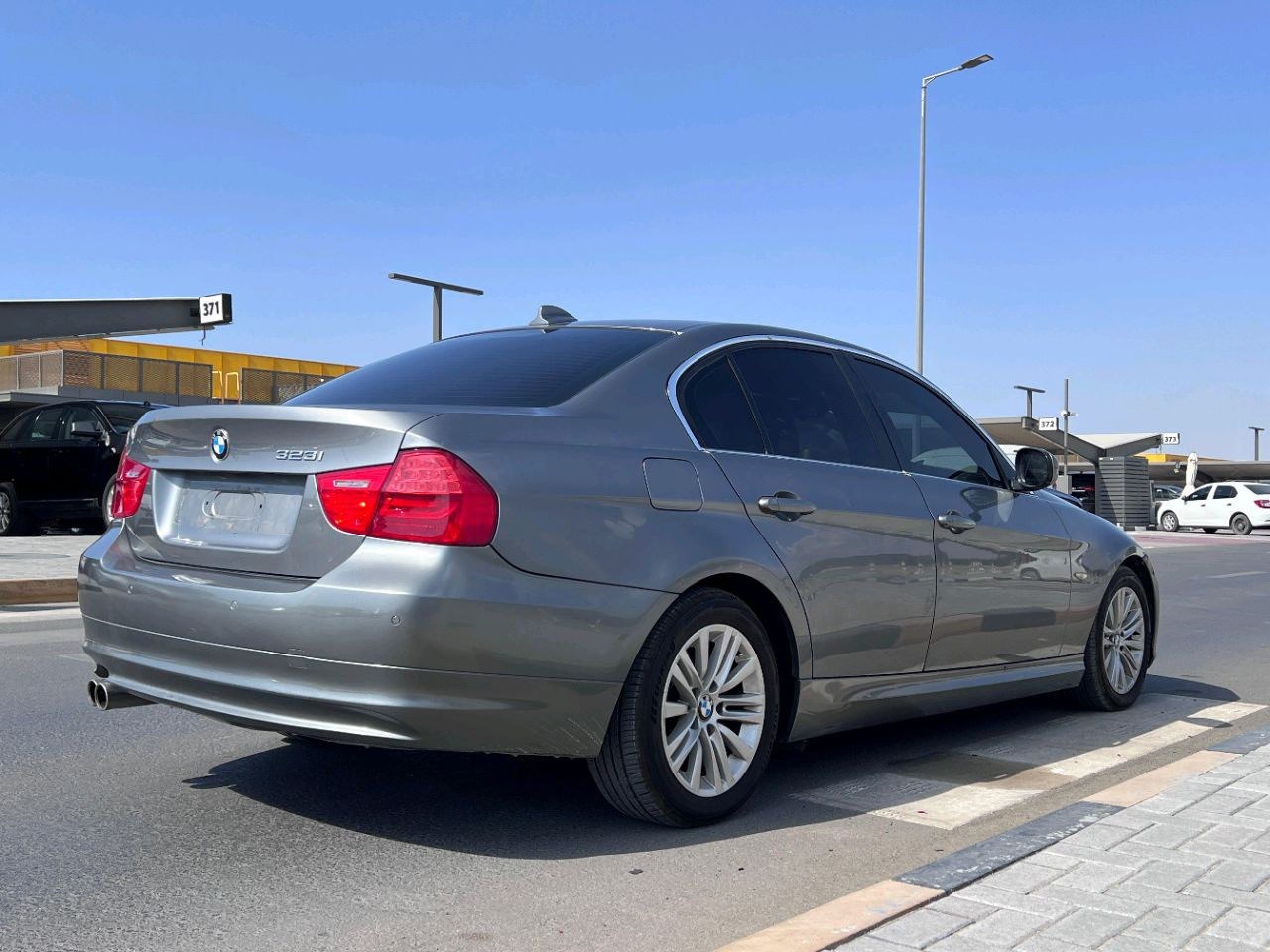 BMW 3-Series - Image 4
