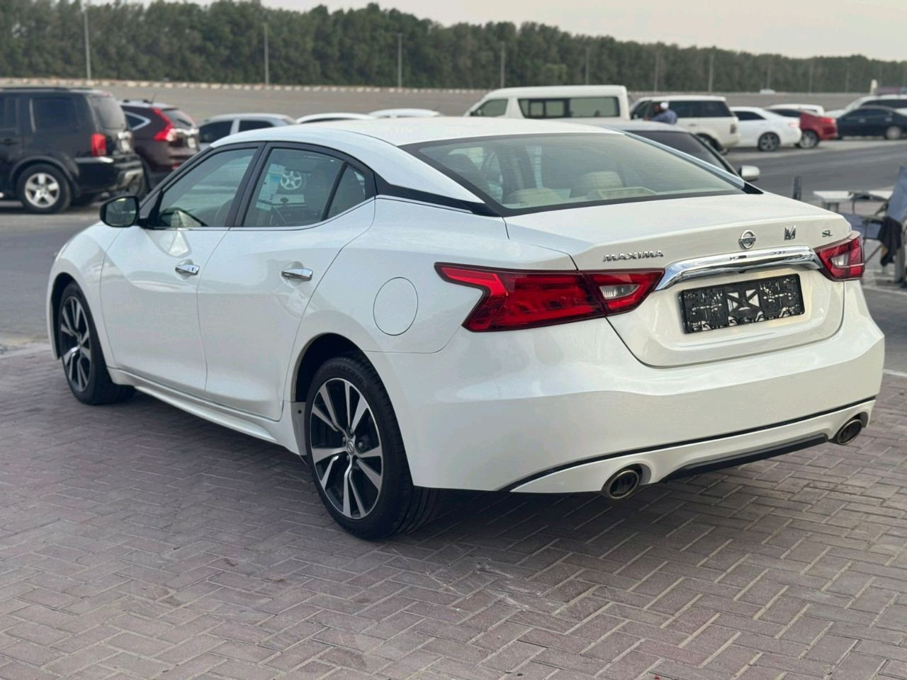 Nissan Maxima - Image 4
