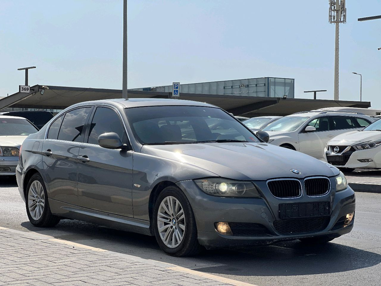 BMW 3-Series - Image 8