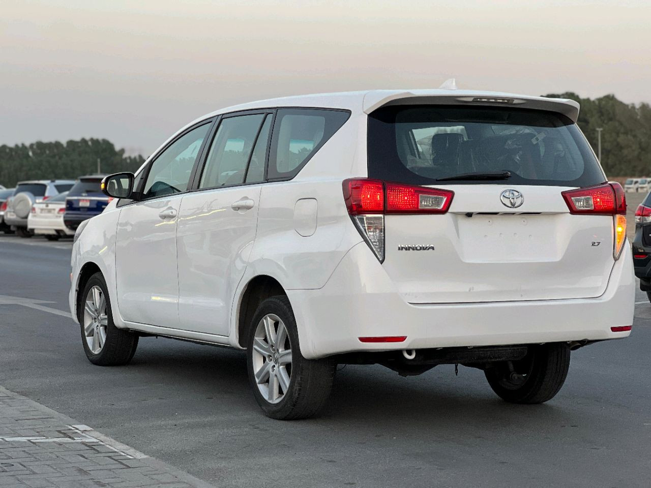 Toyota Innova - Image 3