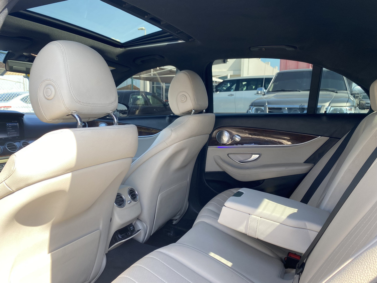 Mercedes Benz E-Class - Image 10