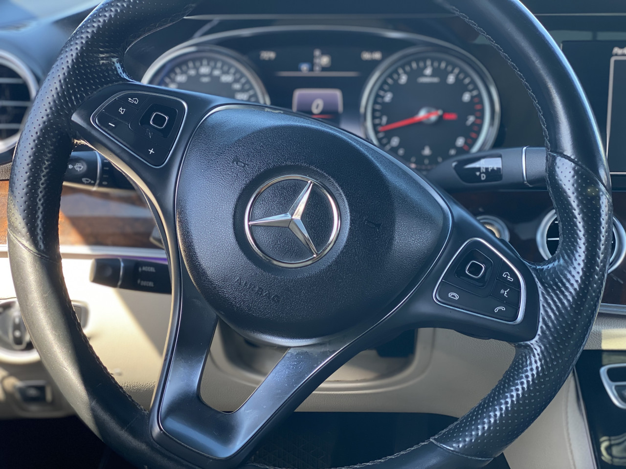 Mercedes Benz E-Class - Image 7