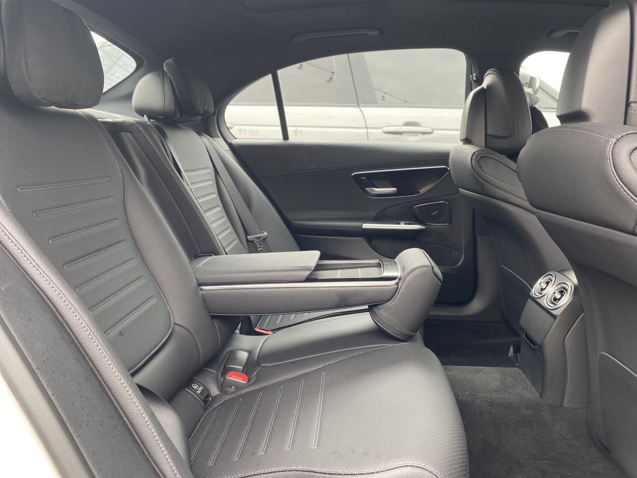 Mercedes Benz C-Class - Image 11