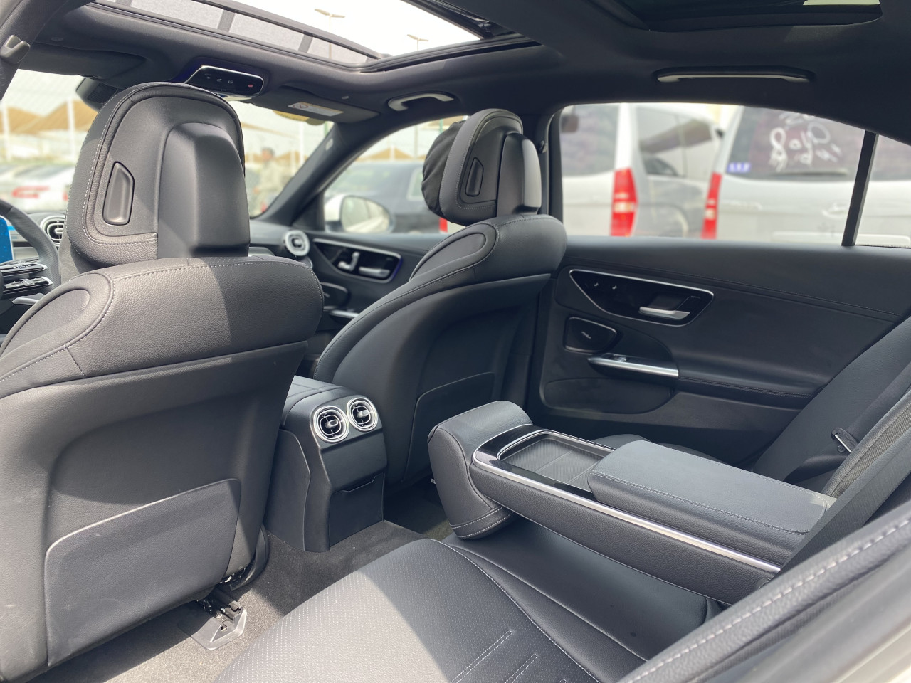 Mercedes Benz C-Class - Image 10