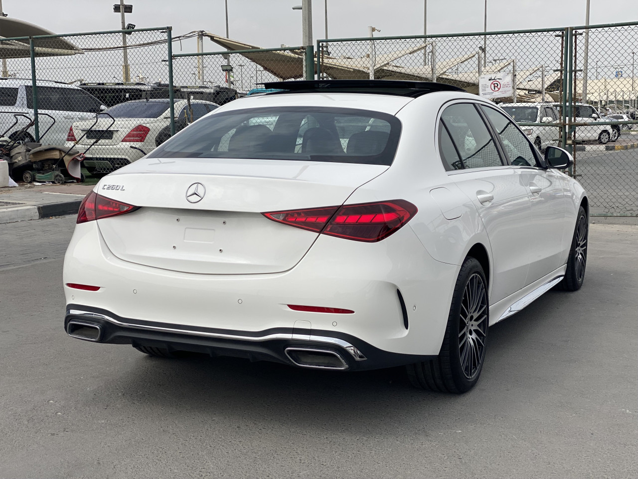 Mercedes Benz C-Class - Image 4