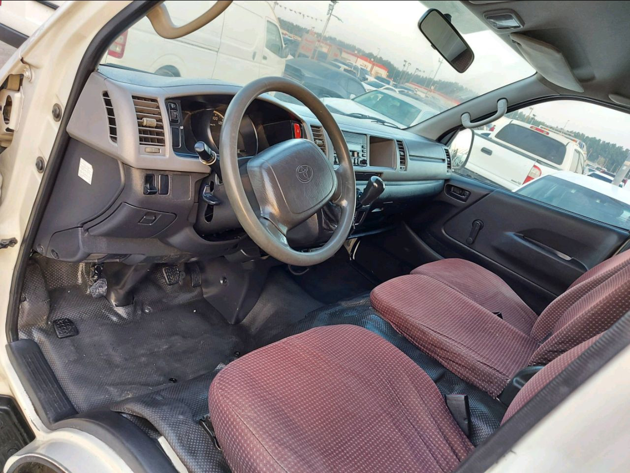 Toyota Hiace - Image 5