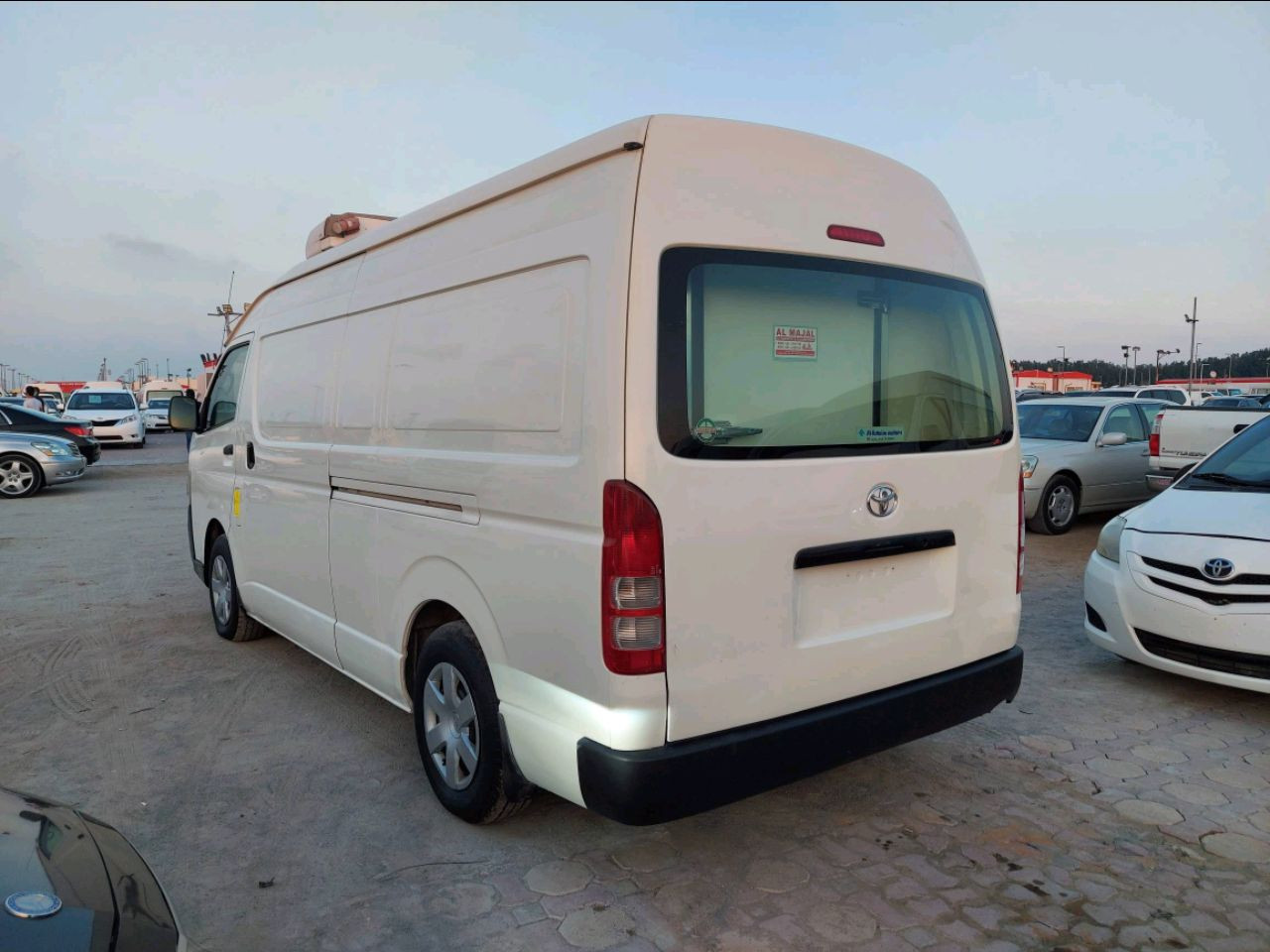 Toyota Hiace - Image 2