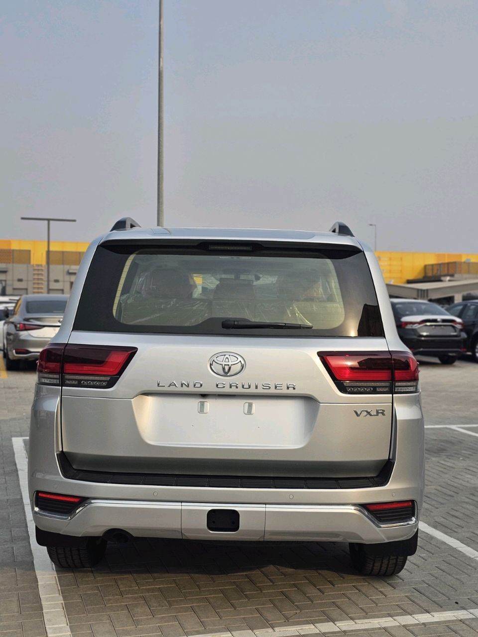 Toyota Land Cruiser - Image 6