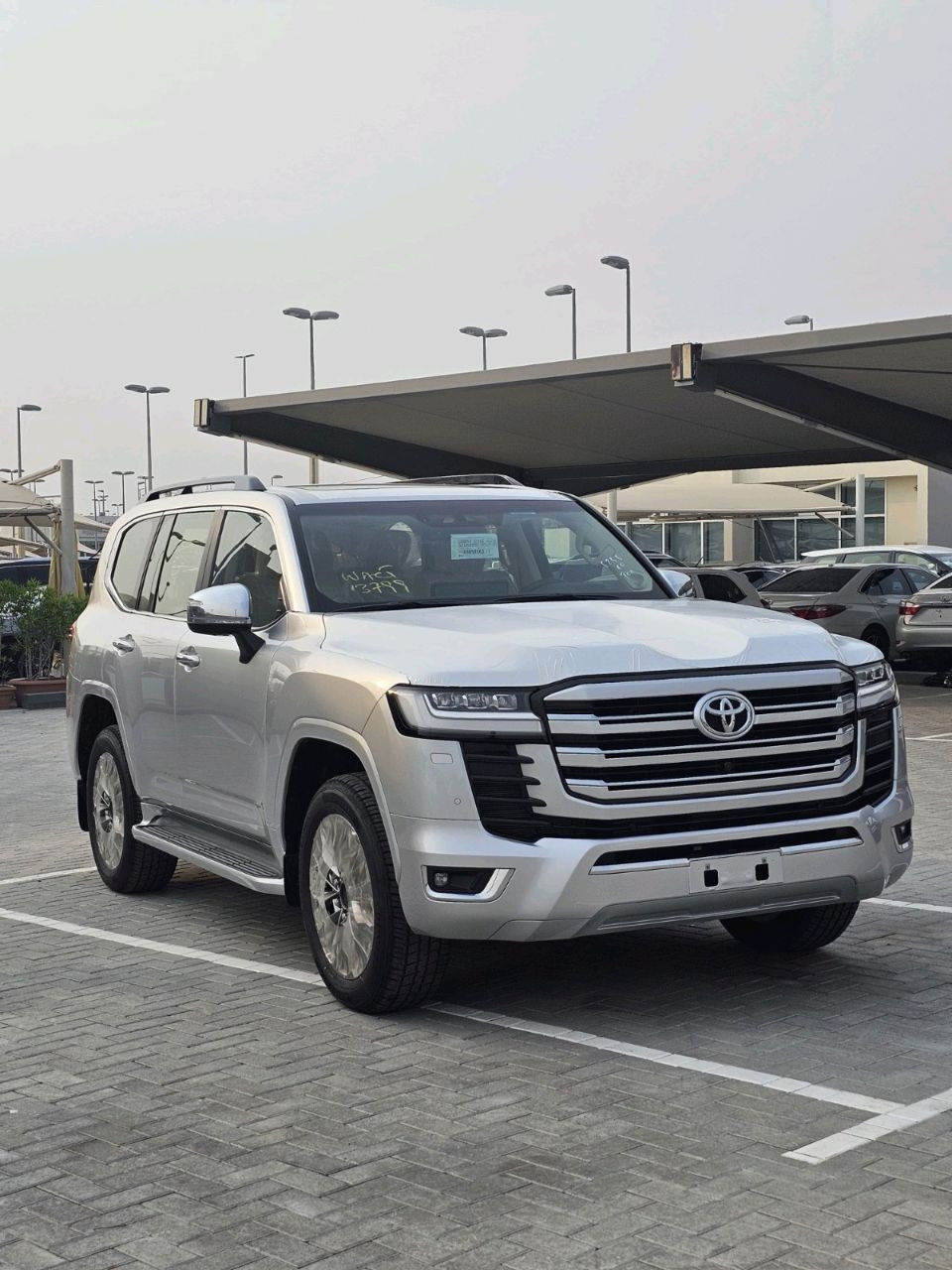 Toyota Land Cruiser - Image 8