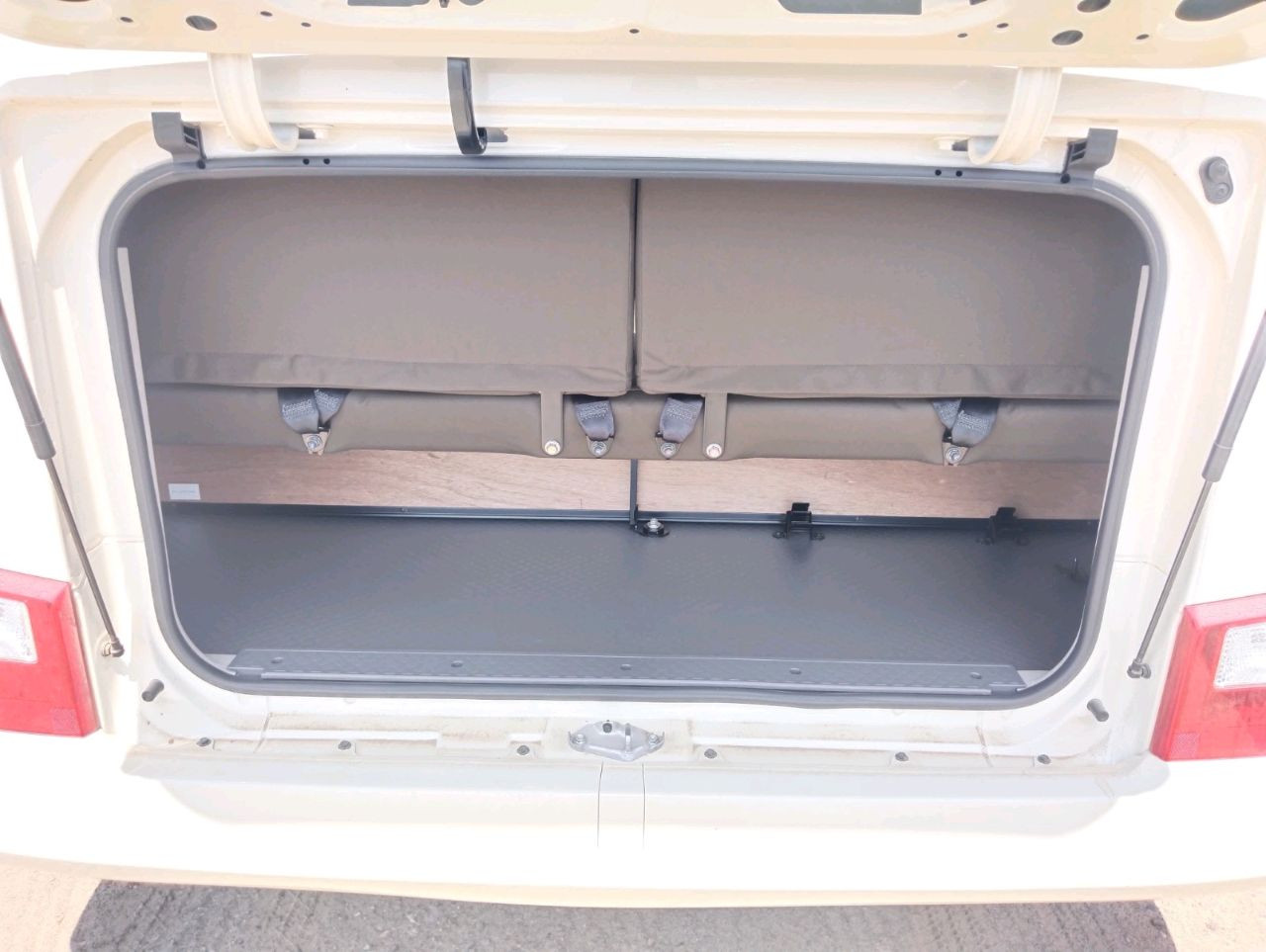 Toyota Coaster - Image 6