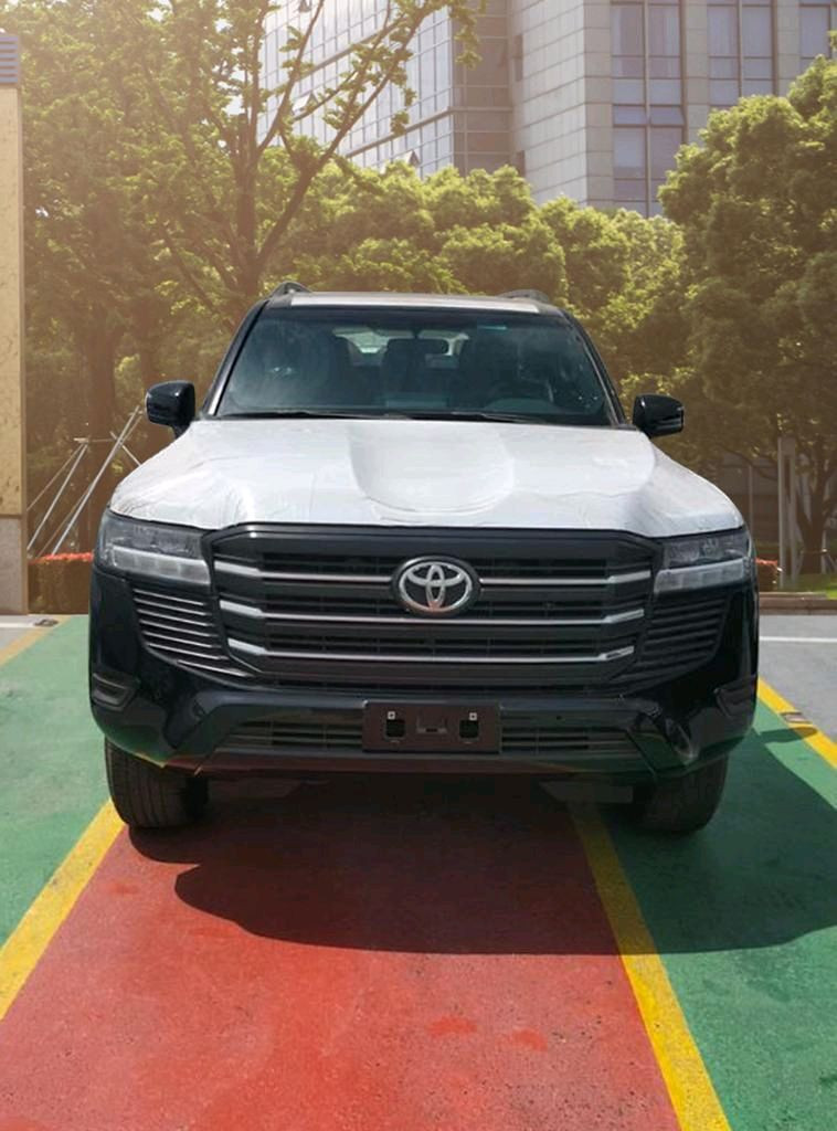 Toyota Land Cruiser - Image 5