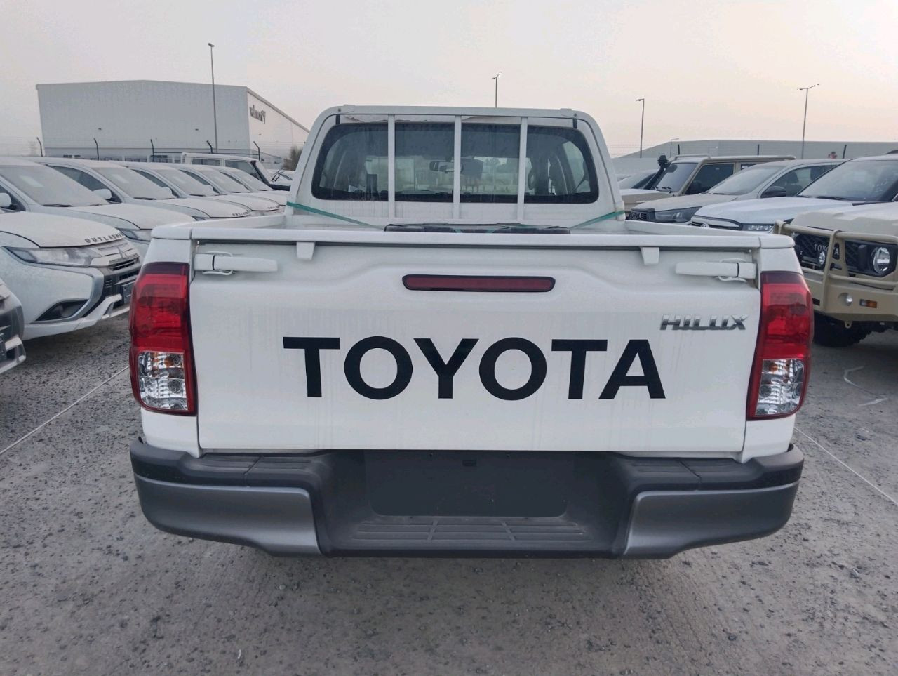 Toyota Hilux - Image 6