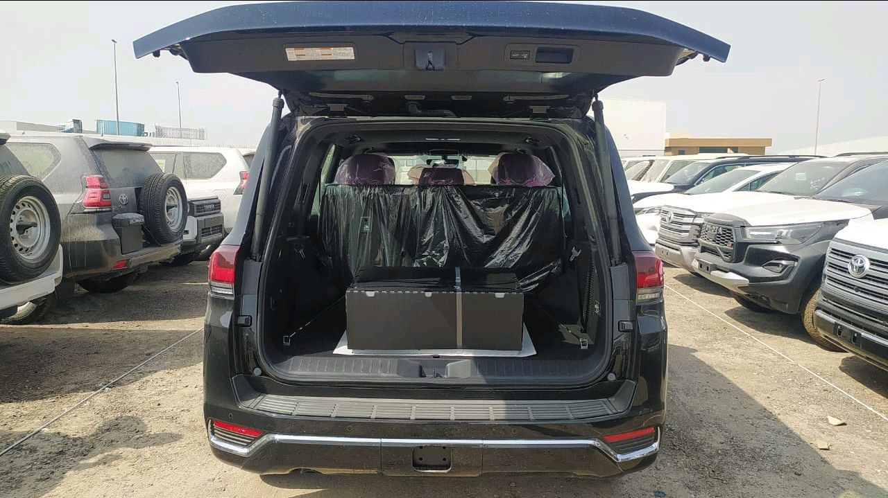 Toyota Land Cruiser - Image 3