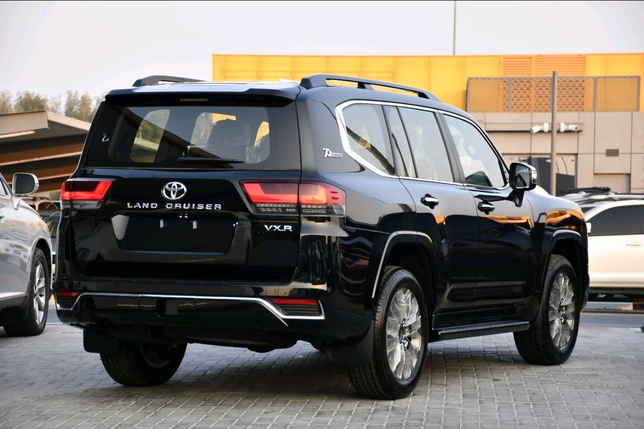 Toyota Land Cruiser - Image 5
