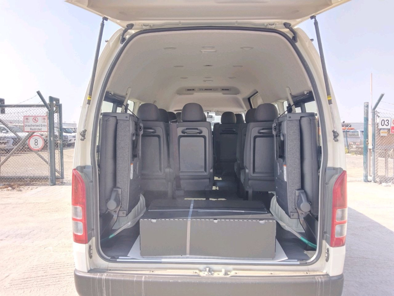 Toyota Hiace - Image 5