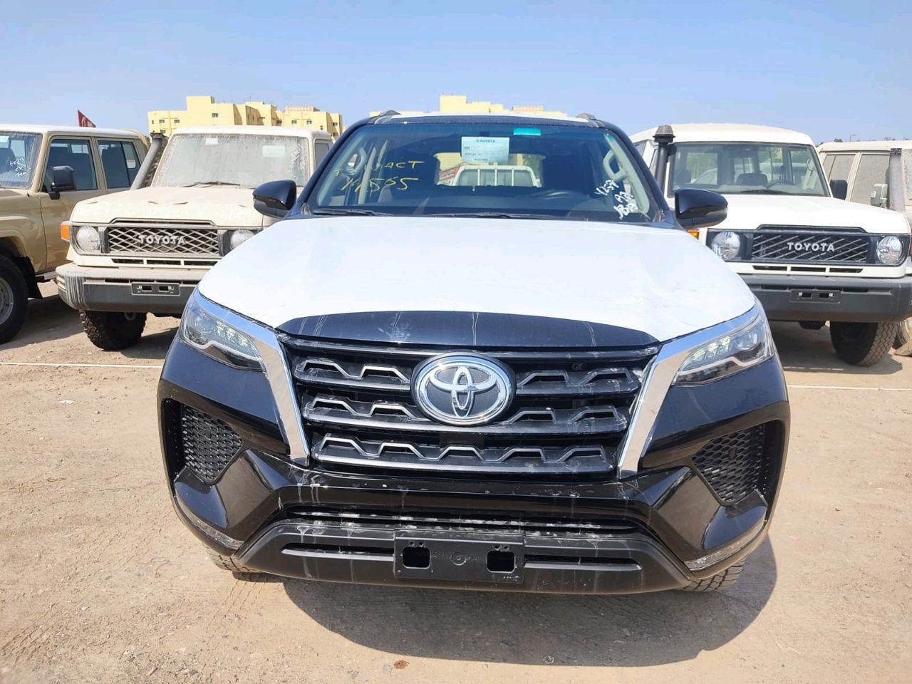 Toyota Fortuner - Image 8